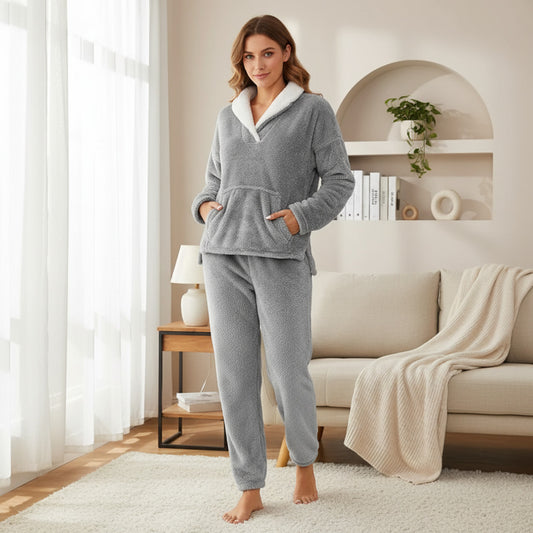 Soft Women’s Winter Pyjamas – Cozy Fleece 2 Piece Loungewear