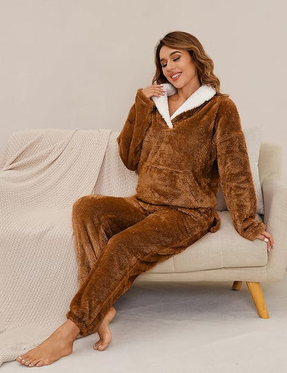 Soft Women’s Winter Pyjamas – Cozy Fleece 2 Piece Loungewear