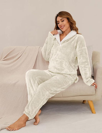 Soft Women’s Winter Pyjamas – Cozy Fleece 2 Piece Loungewear